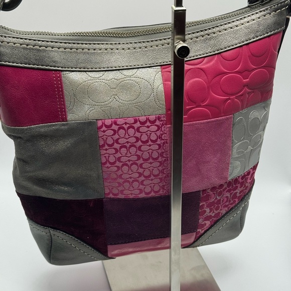 COACH HOLIDAY Grey/Pink Leather/Mixed Signature Patchwork Crossbody Purse EUC - Picture 3 of 17